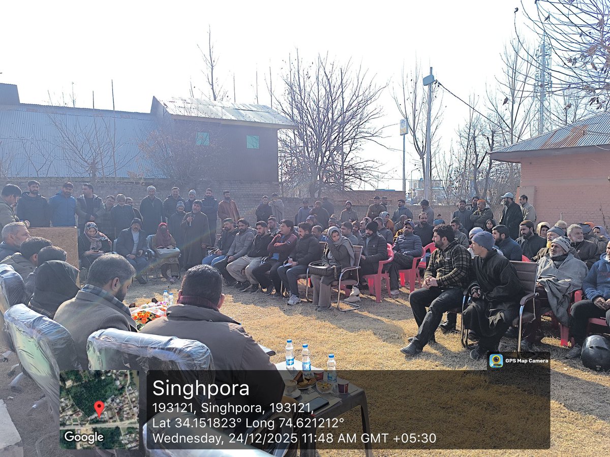 SheikhUmer46299's tweet photo. The Department of Food Civil Supplies is conducting a special awareness drive to inform &amp; teach consumers how to use the Citizen Login of the SMART PDS to avail various facilities from their home. Location: Harhtrath Singhpora @FCSCA_Bla 
#SushasanSaptah2025 #PrashasanGaonKiOre" https://t.co/3625rujGtX