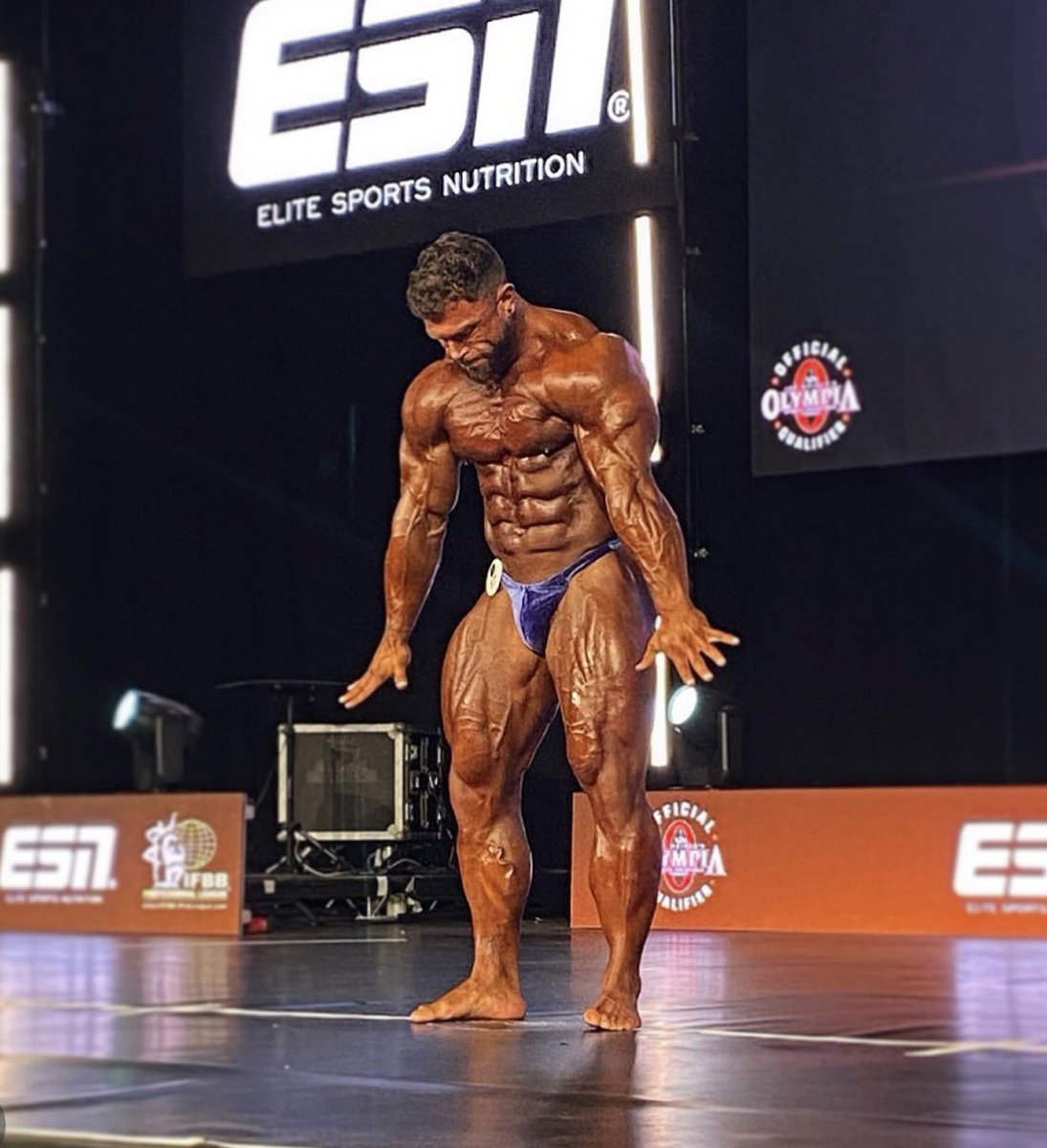 scottbbfan's tweet image. Had the privilege to watch Carlos “The Brutal Brit” Philbrick at 🇬🇧 Grand Prix. Insane lineup of muscle that included Pradells, Pablo, Hollingshead and KRIZO. Carlos looked really beautiful. Muscle popping off the body with a flawless glazed tan. Amazing bodybuilding