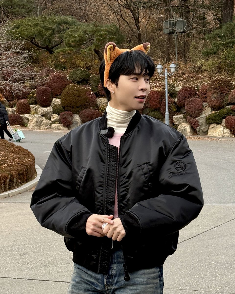 NCTsmtown's tweet image. /ᐠ. .ᐟ\.𖥔 ݁🎡🏰

#JOHNNY #NCT #NCT127 
#쟌소리 #JOHNNYSAYS