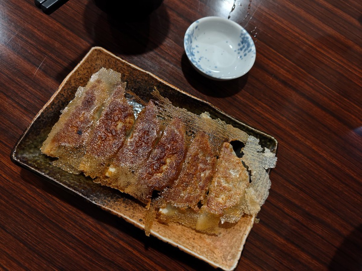 G_Lussac's tweet photo. 夜景がきれいな中華料理屋でケーキ https://t.co/vBrdORLef6