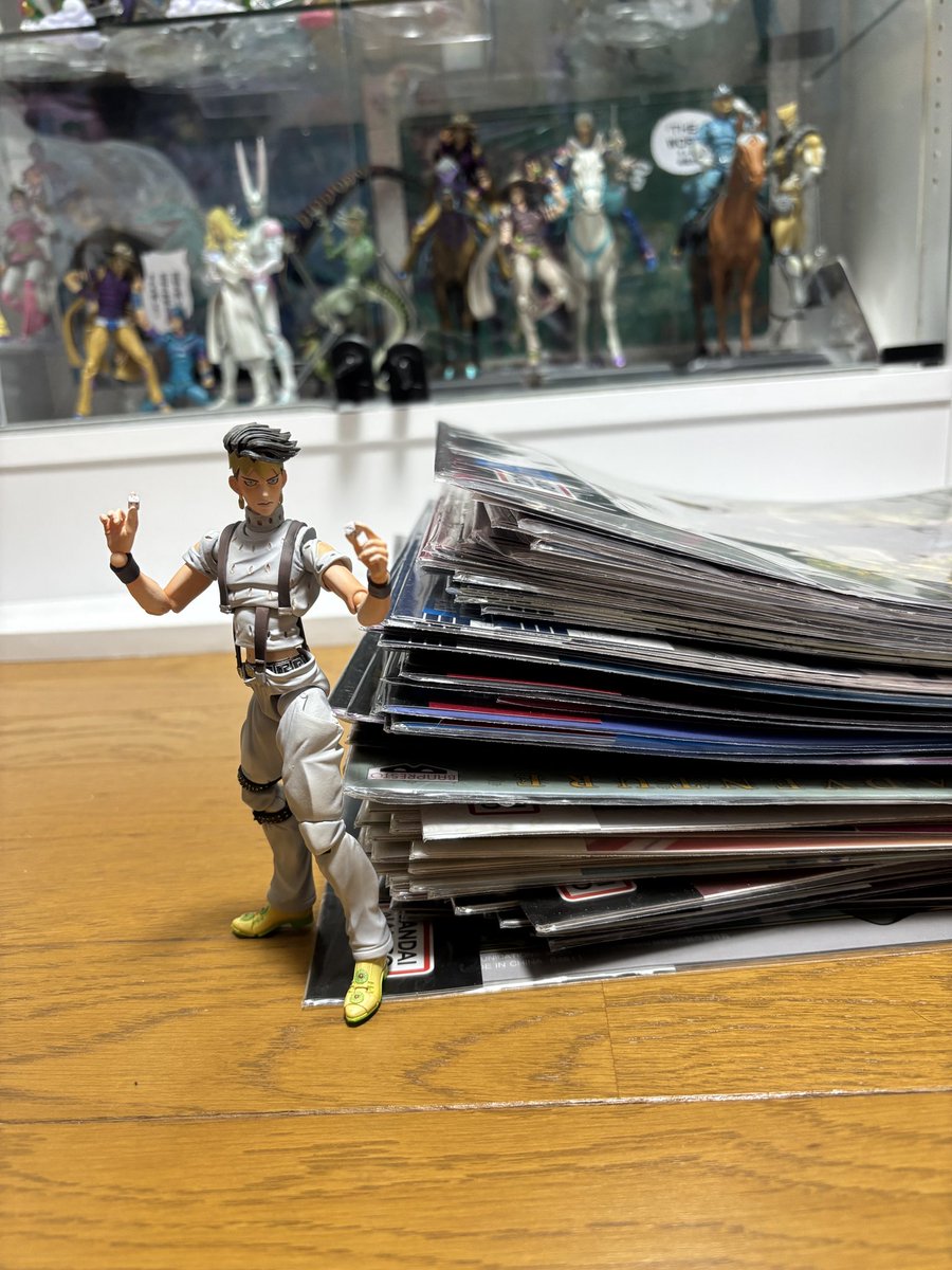 ジョジョ 一番くじのクリアポスターとビジュアルマットの量が大変な事