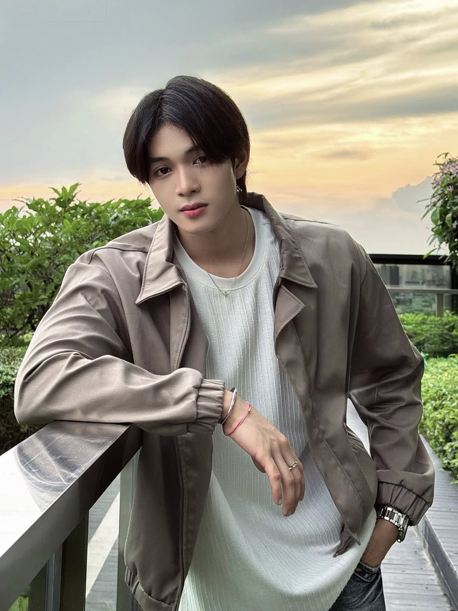 𝐜𝐡𝐨𝐤𝐮𝐧 tweet media