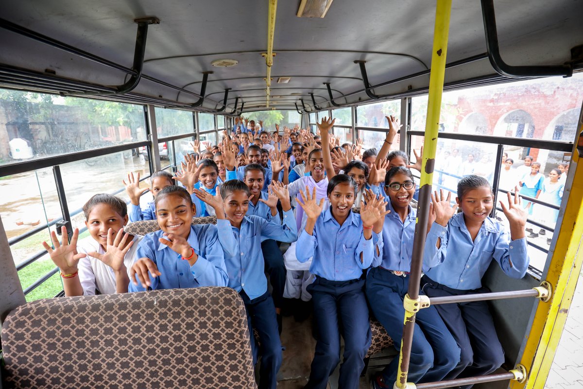 More than 2,000 girls have been supported in their learning, dignity, and joy aboard our buses!

Support our Gift of Hope campaign—helping us fulfill our commitments to project beneficiaries and navigate this transition with responsibility and grace. 🤍

1000coffee.org/ourfinalyear-g…