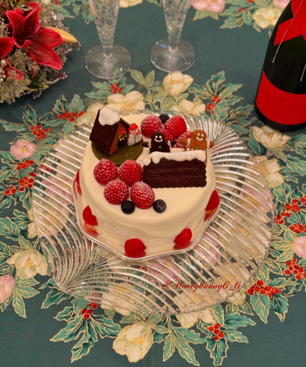 Honeybunny6_6's tweet image. 今夜はおうちで家族とささやかなクリスマス会をします

noix de beurre (ノワ・ドゥ・ブール)のクリスマスケーキ可愛い¨̮🎂ʾʾ 

皆さま素敵なイヴをお過ごしください

🥂MOËT &amp;amp; CHANDON ホリデー
 #おうちカフェ  #moetchandon
 #ノワドゥブール  #クリスマス2025