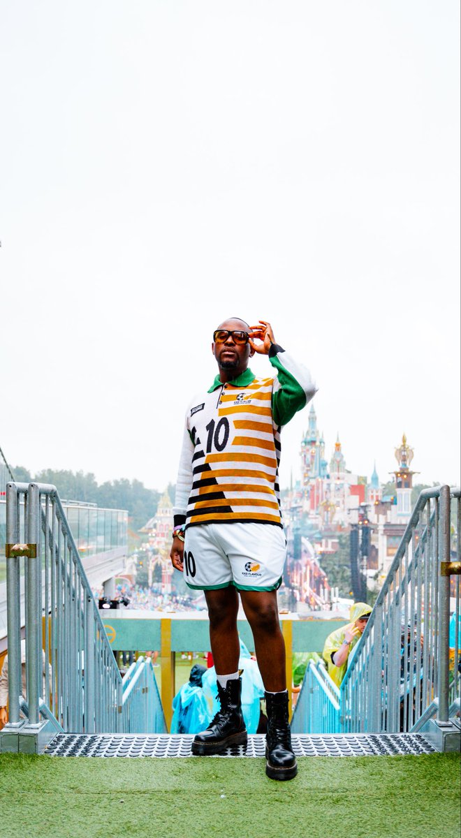 that one year i showed up to Tomorrowland in my <a href="/kasiflavour10/">Kasiflavour10</a> and gagged the live.