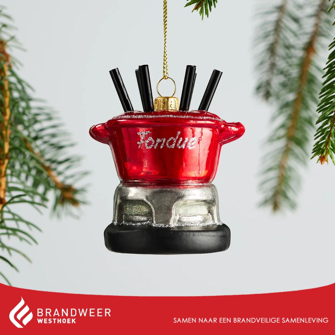 🍴 Veilig gourmetten en fonduen 🍴

🔥 Brandvrije opstelling
👕 Let op losse kleding
🐾 Hou kinderen en huisdieren uit de buurt

▶️ Lees meer over veilig gourmetten en fonduen op brandweerwesthoek.be/preventie

#brandweer #Westhoek #preventie #brandveilig #wijzijnervooru