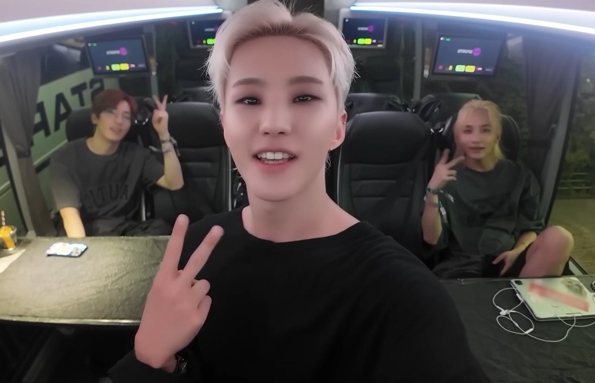 wonubliss's tweet photo. hoshi with jeonghan and wonwoo 🖤 https://t.co/VGLvzyqMbF