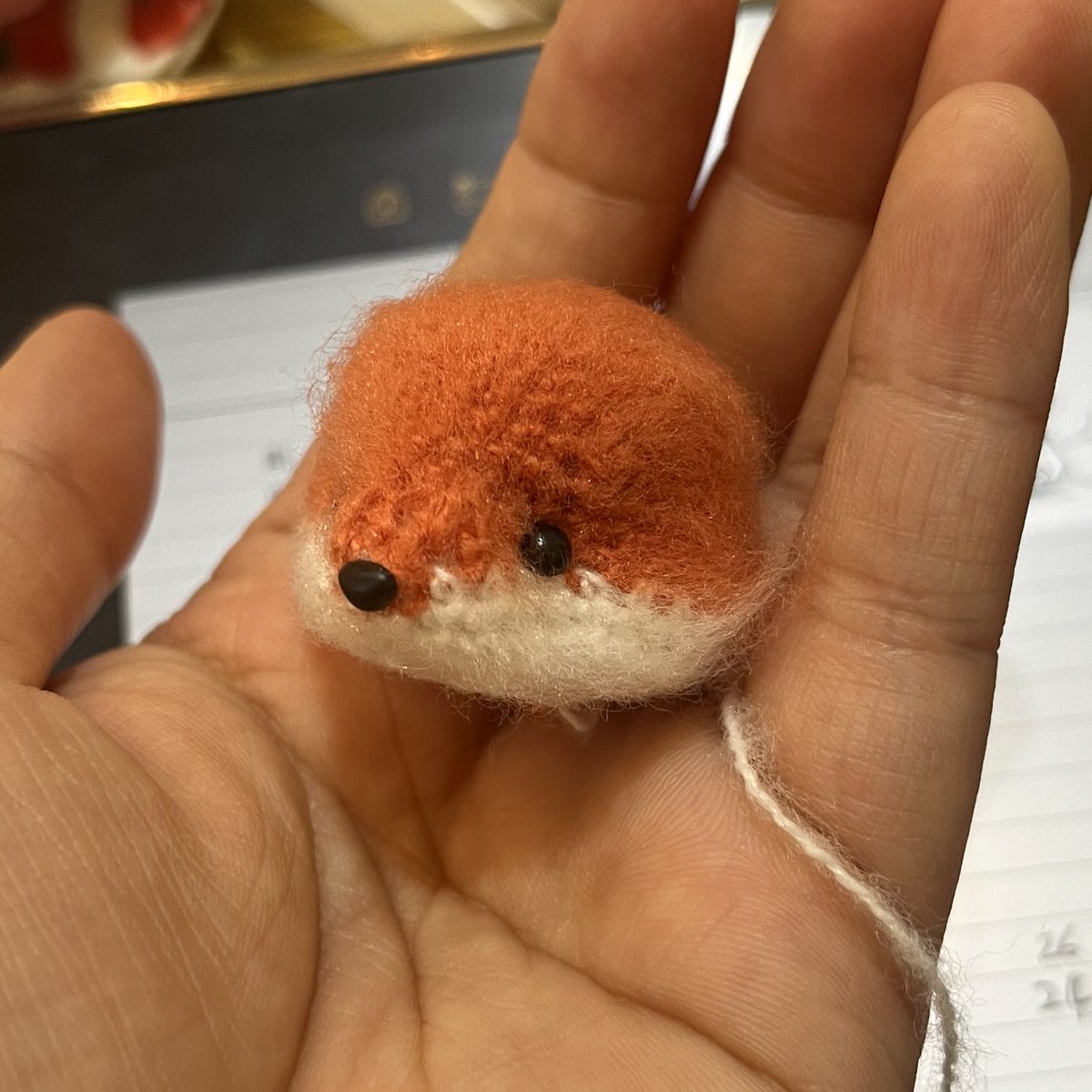 아기 여우 만드는중 (실이 얇아서 작은거지만…)