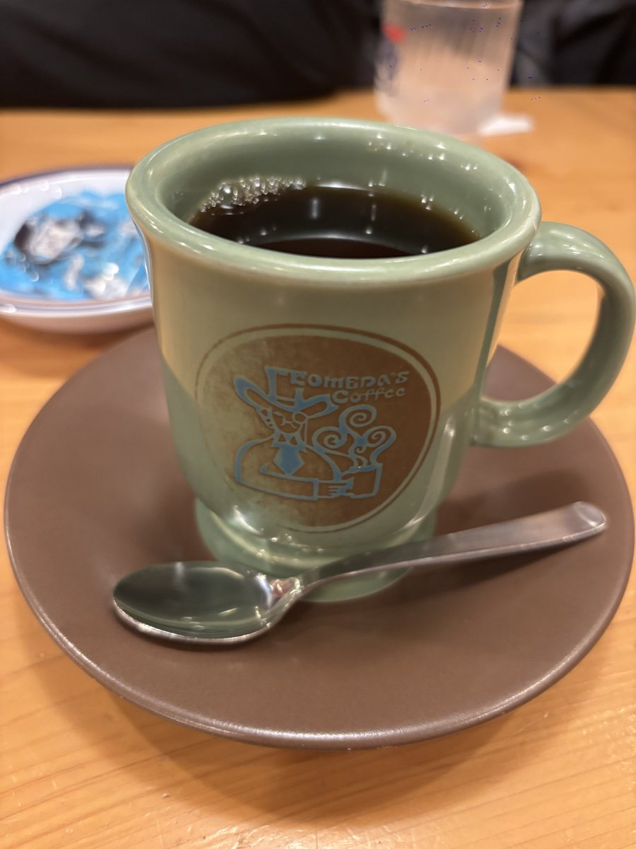 東京駅でなんか微妙な大きさの箱持ってる人多いな思ったら…なんや、おしゃれなクリスマスケーキやないか🎄って気がついてげんなりモード（画像とは何にも関係ない）