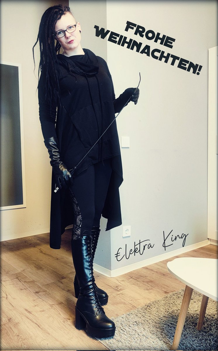 ElektraKing666's tweet image. An Weihnachten schlagen die Herzen höher - und sei es nur, weil man ein Geschenk vergessen hat.

Ein schicke Weihnachtszeit wünsche ich allen 🎄💜!