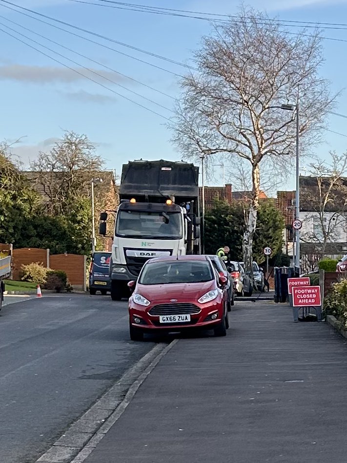 Less than 2 months since <a href="/SalfordCouncil/">Salford City Council</a> kindly resurfaced the path on Ridgemont Drive &amp; the utilities are already digging it up
Couldn’t make it up