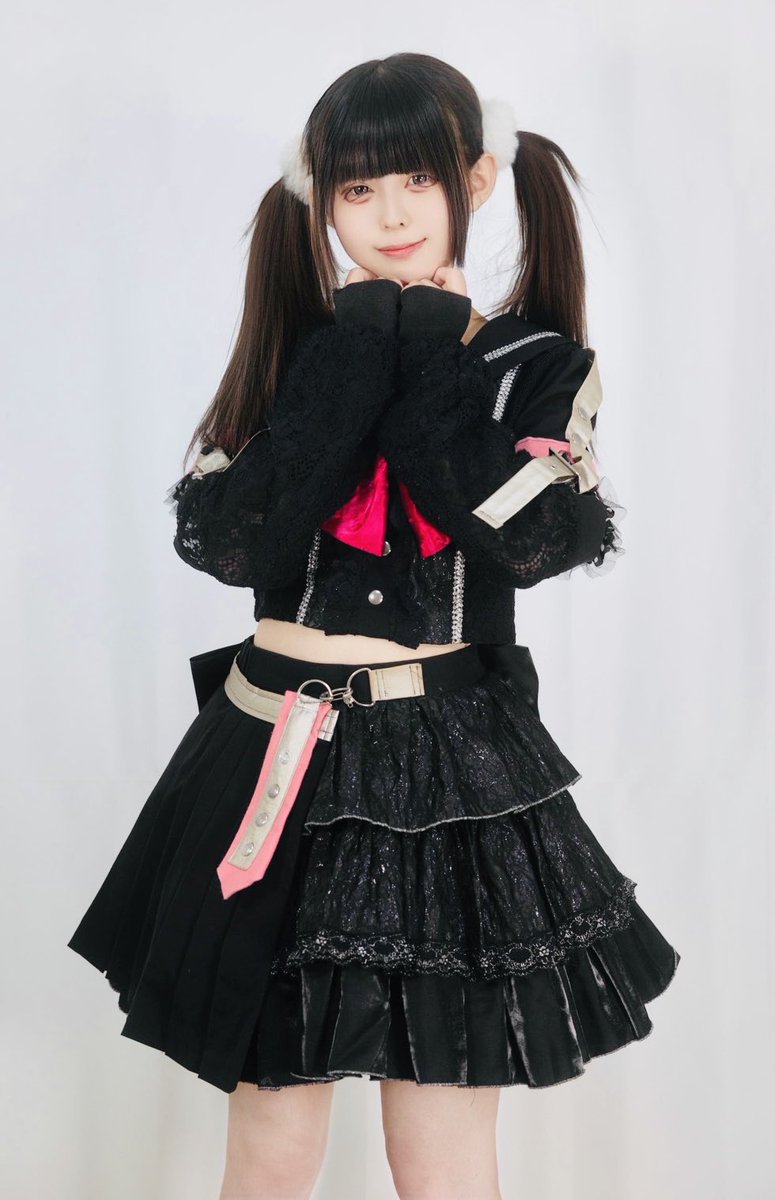 ぁくあくです♡ 🎧☁️🤍🐻‍❄️💭 . . . Gibson White Explorer 🎸 . . photo by