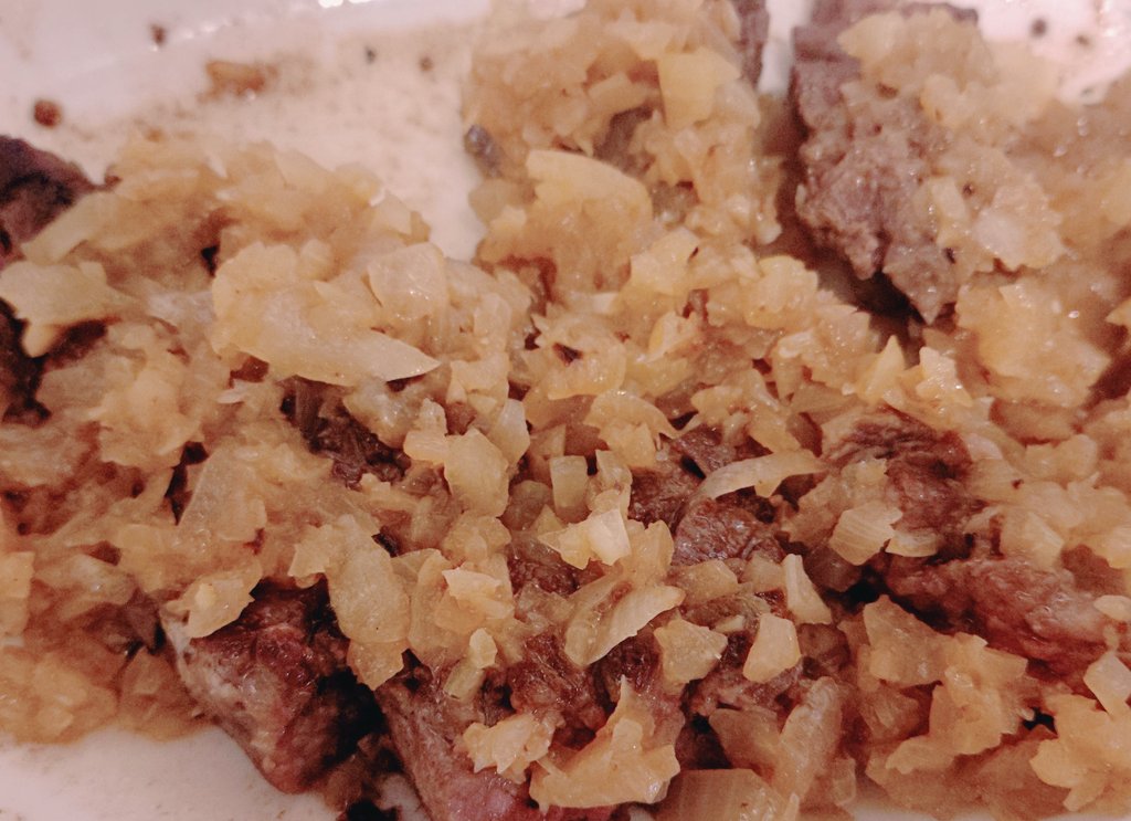 Xmasイブ
たまには豪華なものを作って食べたい
という事で作ってみました、我流シャリアピンステーキ！
メリー・クリスマス
#料理写真