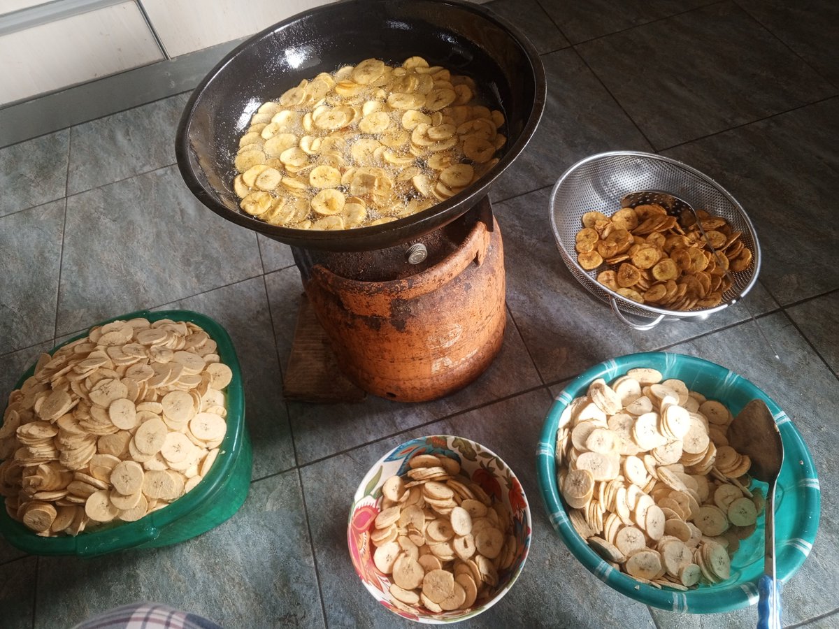 My baby was craving homemade plantain chips 🙂‍↔️
