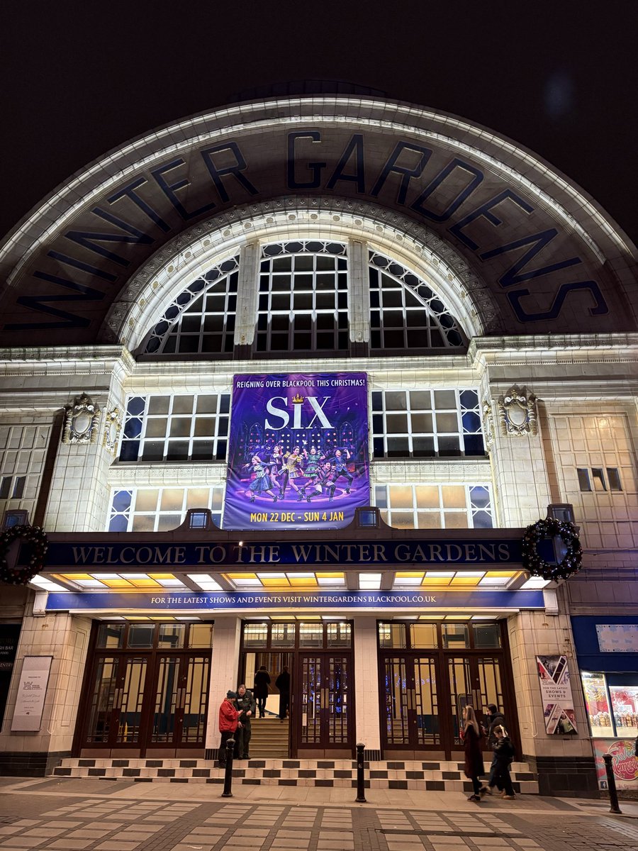 Had an amazing night watching Six , my favourite show 👑👑👑👑👑👑
