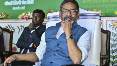 MayuriVerse's tweet photo. झारखंड में 24 साल बाद ऐतिहासिक फैसला- 
कैबिनेट ने PESA नियमावली को दी मंज़ूरी।
अब अनुसूचित क्षेत्रों में भूमि अधिग्रहण, खनन व विकास योजनाओं पर ग्राम सभा की सहमति अनिवार्य।
जल-जंगल-ज़मीन पर आदिवासियों का अधिकार मजबूत।
स्वशासन की ओर बड़ा कदम।
#PESA #Jharkhand #GramSabha #AdivasiRights #TribalGovernance
#VijayHazareTrophy 
#jharkhandi