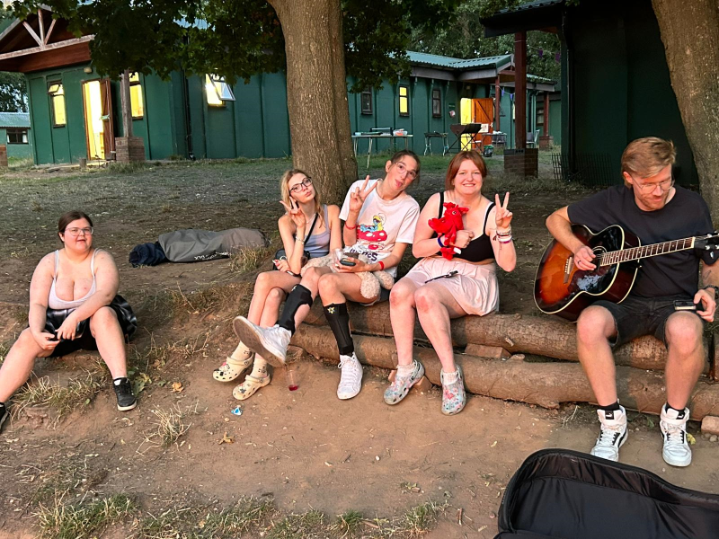 grapevinecandw's tweet photo. We're completing our Year in Photos this Christmas Eve! Here's ✨AUGUST✨ and young people with SEND celebrating their 12 months on our Teenvine Plus intensive development programme with a summer camp out. More on how we are strengthening people 💪 https://t.co/Lki4ctpUEY https://t.co/AbptgLCzsn