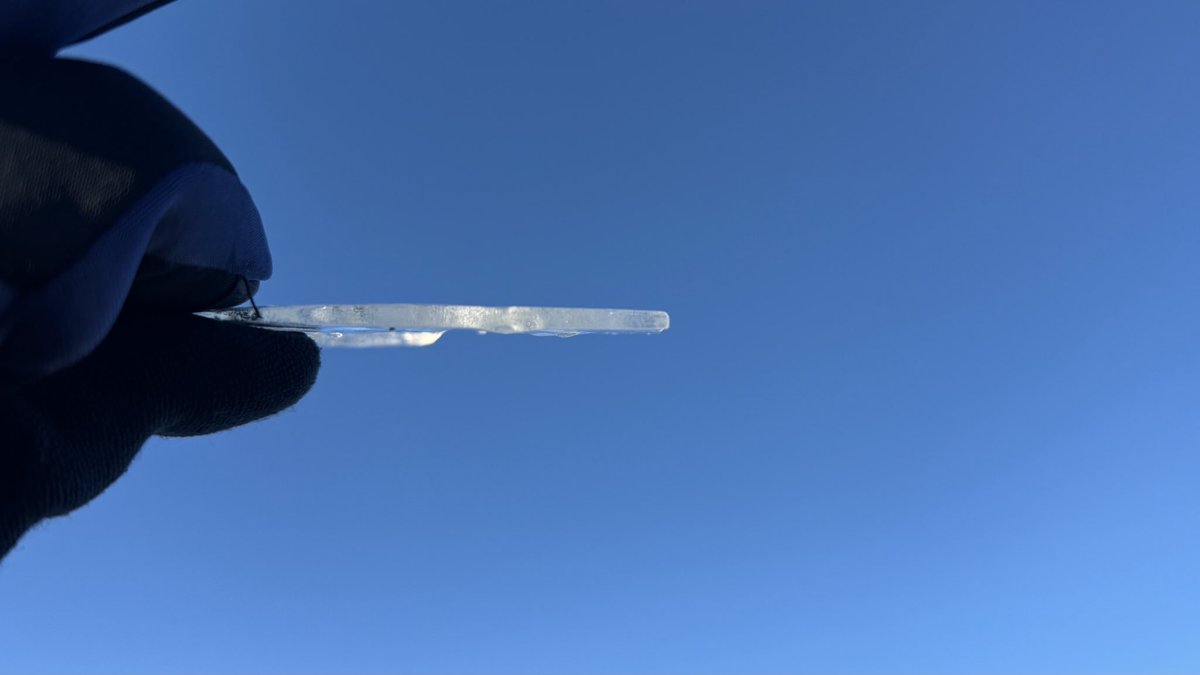 JolandaBakkker's tweet image. ⁦@weerverteller⁩ @BuienRadarNL ⁦@WilliamHuizinga⁩ ⁦@weermanrobert⁩ ⁦@whoebert⁩ ⁦@EdAldus⁩ 🧊 🥶 ⁦@MeteoVoorne⁩ ⁦@Weerplaza⁩ eerste tekenen van #winter #ijs #iceicebaby ⁦@Weermeisje⁩ ⁦@janvissersweer⁩