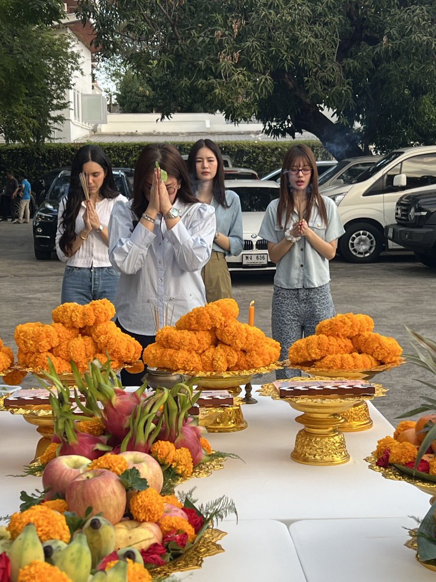 SanTikky's tweet image. ไหว้ขอพรและขอบคุณพระพิฆเนศและ องค์ครูบาอาจารย์ทุกๆพระองค์
#becky #rene #applemim