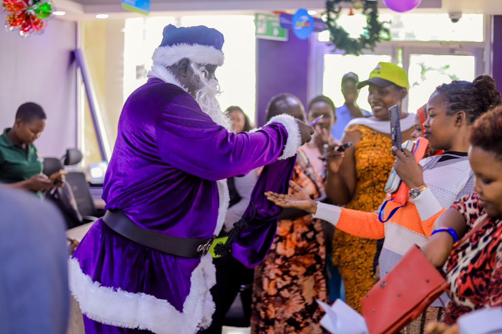 Our Pearl Santa activations were finally completed at the Nansana Branch, and the community came out full of excitement, loud cheers, and happy holidays. A big thank you to our wonderful customers and staff for treating Pearl Santa like a star.

#PearlBankUg | #PearlSanta