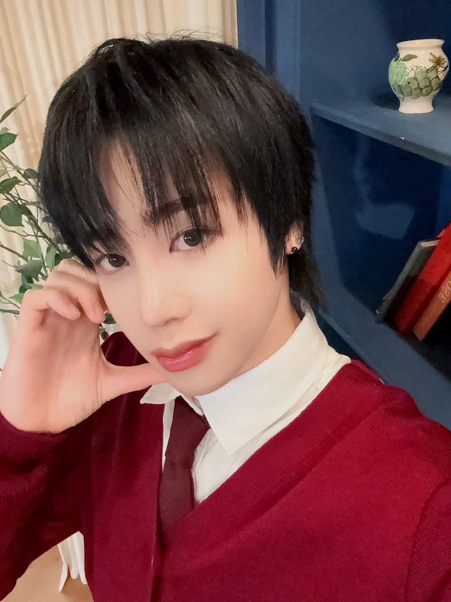 xikers_official's tweet photo. [👀] 

                 ⭐️
    ❄        🎄
              🎄 🎄    ✨
            🎄     🎄
          🎄  ⛄  🎄     ❄
        🎄 ❤️ ❤️ 🎄
✨ 🎄   ❄ ❄  🎄 
    🎄 ❤️ 로디 ❤️🎄   ❄
  🎄 🎅🎅🎅🎅  🎄
🎄 🎄🎄🎄🎄🎄 🎄 

#xikers #싸이커스 https://t.co/yFiXg3HPaE
