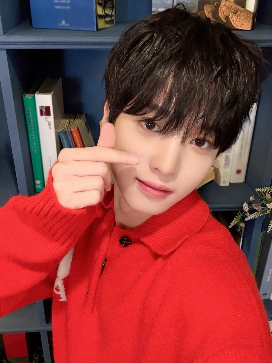 xikers_official's tweet photo. [👀] 

                 ⭐️
    ❄        🎄
              🎄 🎄    ✨
            🎄     🎄
          🎄  ⛄  🎄     ❄
        🎄 ❤️ ❤️ 🎄
✨ 🎄   ❄ ❄  🎄 
    🎄 ❤️ 로디 ❤️🎄   ❄
  🎄 🎅🎅🎅🎅  🎄
🎄 🎄🎄🎄🎄🎄 🎄 

#xikers #싸이커스 https://t.co/yFiXg3HPaE