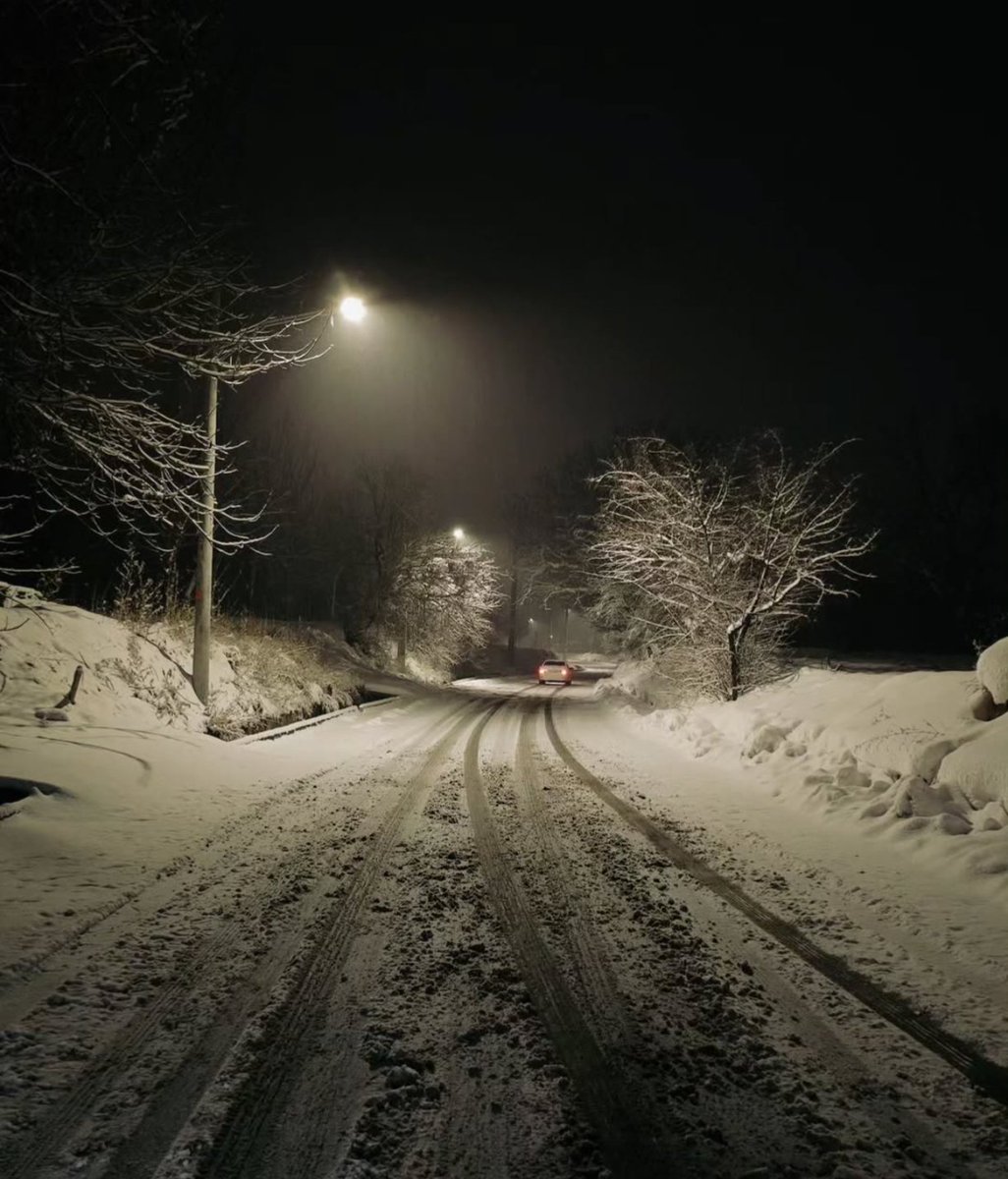 ToruToolUnit's tweet photo. Snowy roads potaaaa 24hrs drive malala 🤧🤧🤧

Advance Merry Christmas to everyone! ✨✨✨ https://t.co/p5GBq4xN8S