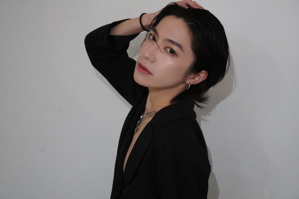 _HRKNRS_'s tweet photo. 自分よ。誕生日おめでとう。
本日27歳を迎えました。

この世に産んでくれた両親。
日頃支えてくれている周りの方々。
人間一人で出来ることなんて少なく、、、
本当にみんなに感謝を叫びたい。

今年もこうして歳を重ねることが出来たのも、
みんなのおかげ。
27歳の目標はみんなのスーパーヒーロー。

いつも頑張る理由をありがとう☺︎

2025.12.24