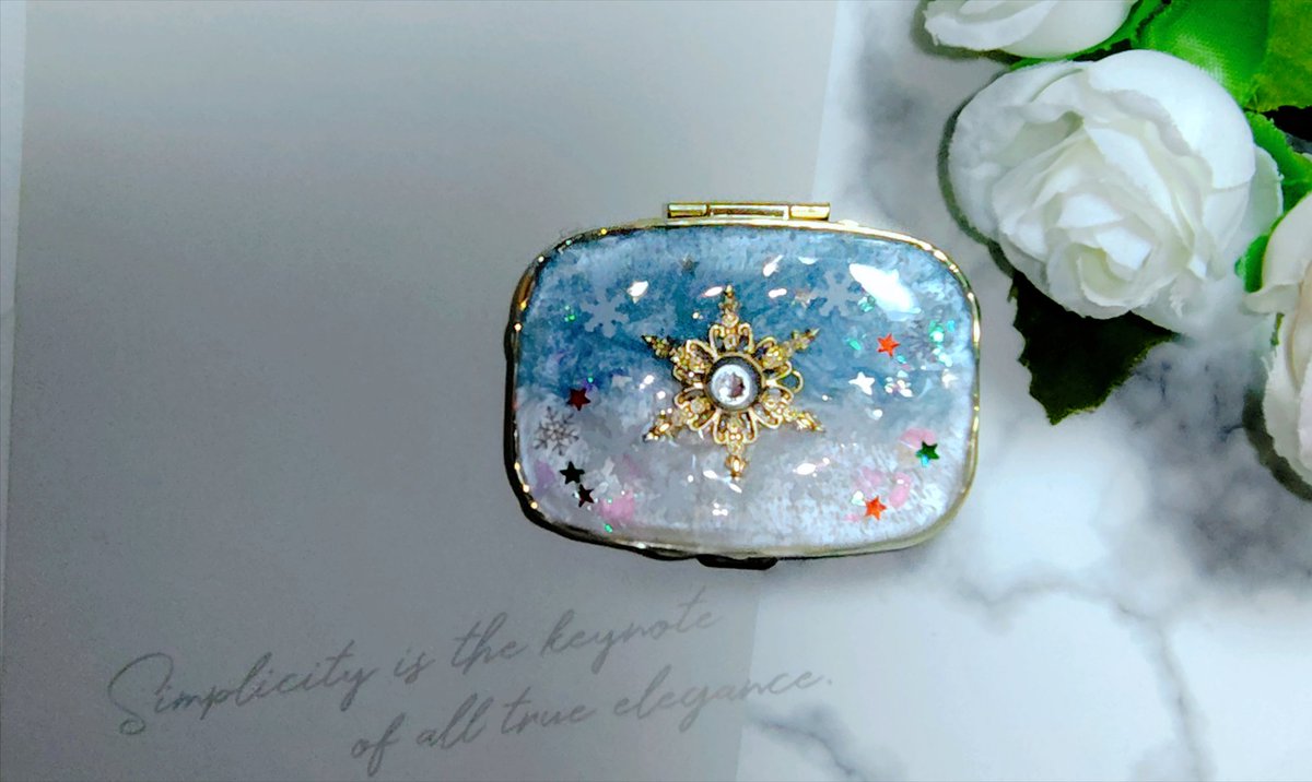 雪が降る日に。のピルケースが、
minneで、100を超す閲覧を
いただきました。

ありがとうございます♥