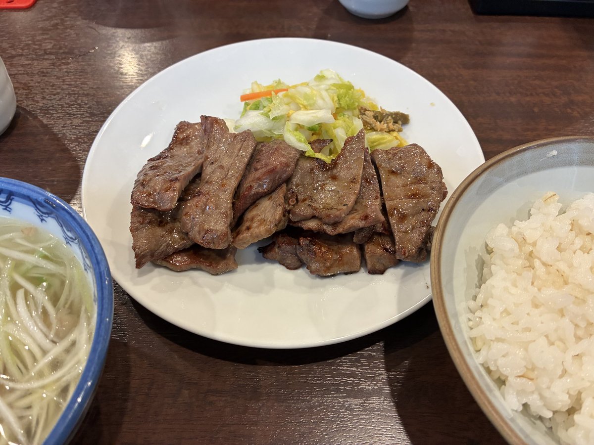 GYUTAN_PRINCE's tweet photo. 牛タン納めでした。(たぶん…)
安定の1.5定食。
満足です。

#味太助分店 https://t.co/ovFai17kqs