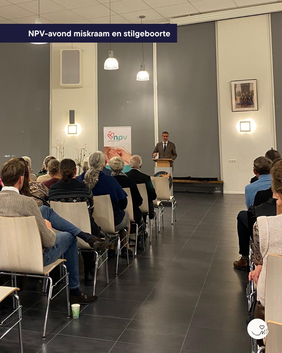 Dit jaar stond het jaarthema ‘Christelijk omgaan met miskraam en stilgeboorte’ centraal. We kijken terug hoe hier de afgelopen maanden aandacht aan is besteed. 

Tijdens avonden in Urk, Rijssen, Leerbroek, het Studium Generale en de NPV-avond in Kesteren was er ruimte voor