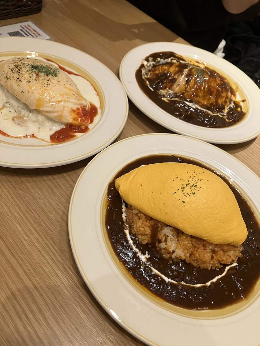 shinjutei_MTG's tweet photo. クリスマスイブに家族で外食。
JR国分寺駅から徒歩3分の #eggg Cafe国分寺店でオムパンケーキセットを頂いてきました。
今日はハンバーグオムライスとブリュレにしましたが半熟卵と肉厚ハンバーグに、口の中で解けるようなふわっふわのパンケーキいいですね!
席も半個室なのでデートにもいいかもー https://t.co/B6O2vs7a1b