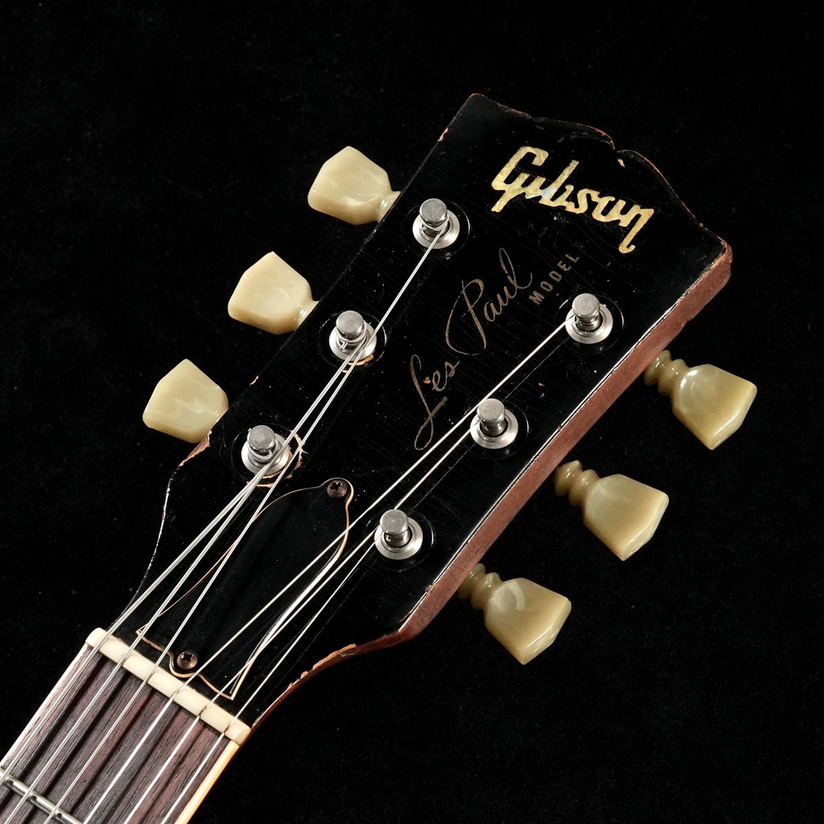 1484shibuya's tweet image. 1969年製、Gibson Les Paul Standard Gold Topが入荷！！プレイアビリティ良好な個体です。ぜひこの機会にご検討くださいませ。
store.ishibashi.co.jp/view/item/0000…
#Gibson #lespaul #goldtop #vintage