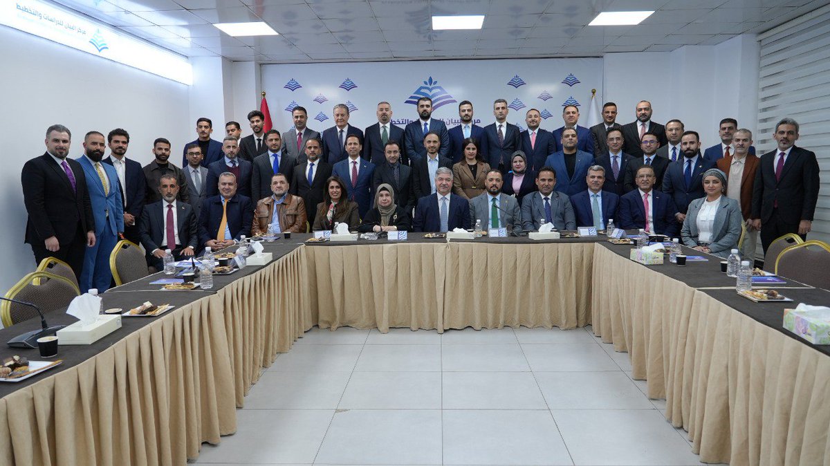 BayanCenter's tweet photo. مركز البيان يقيم جلسة حوارية حول أولويات السياسة الخارجية للحكومة القادمة

أقام مركز البيان للدراسات والتخطيط جلسة حوارية متخصصة بعنوان (أولويات السياسة الخارجية في الحكومة القادمة).
للاطلاع، على الرابط: 👇
https://t.co/l13t68wmgC https://t.co/74MEeEZwbn