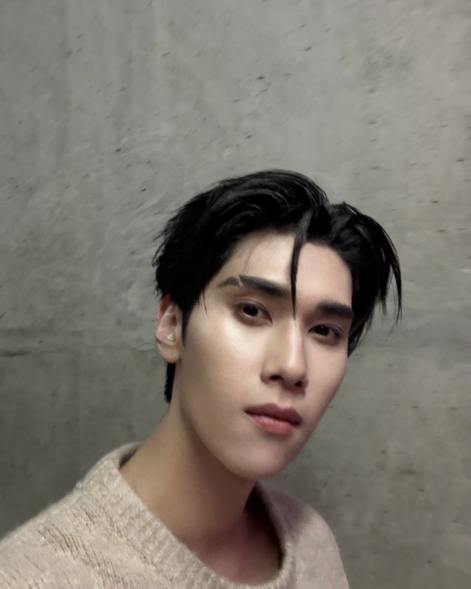 Ready to bring the heat to the arena. ⚡️ Catch me representing my team at GMMTV STARLYMPICS 2025! Let’s go!