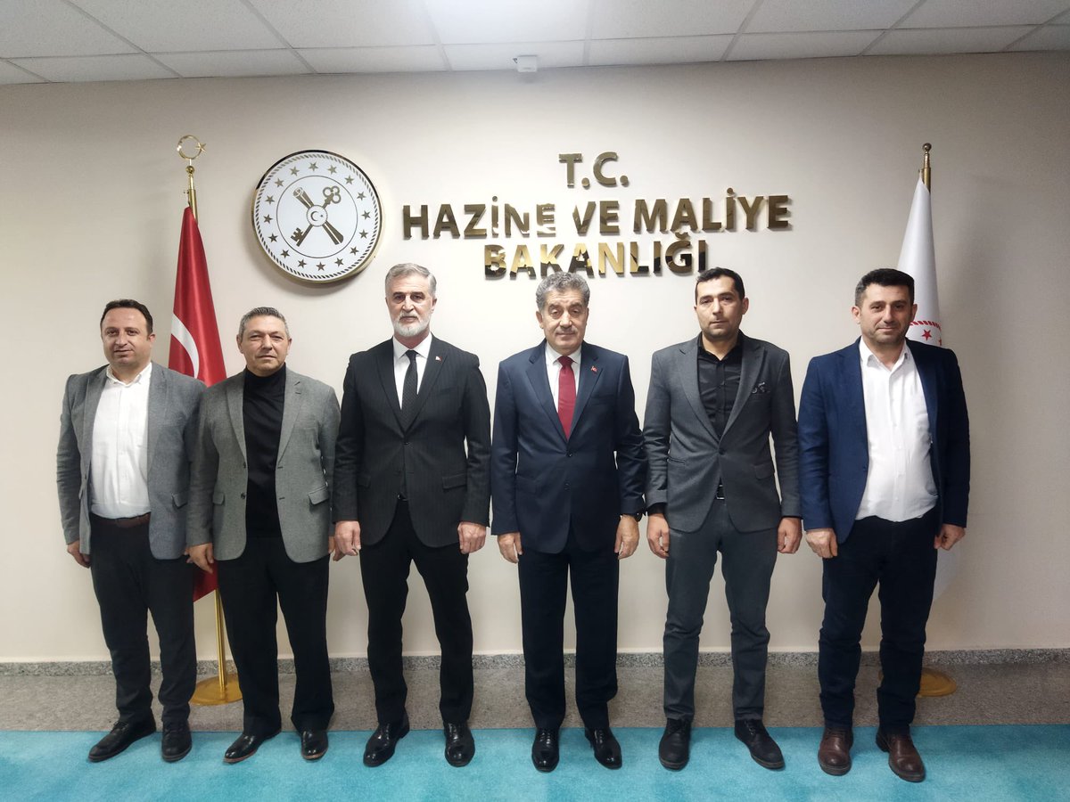 Başkanımız; Kütahya heyetimizle birlikte <a href="/HMBakanligi/">T.C. Hazine ve Maliye Bakanlığı</a> Bakan Yardımcısı Sn Abdullah Erdem CANTİMUR’u ziyaret ettiler.
Ziyarette; ücretsiz taşıma gelir desteği artışı ve Kütahya’da esnaflarımızın yaşadığı sorunlar üzerine değerlendirmeler yapıldı.
İlgileri için teşekkür ederiz.
