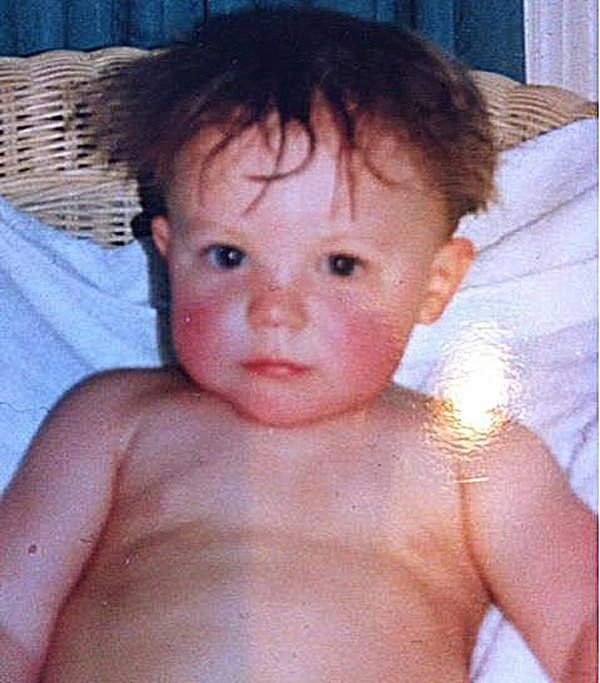 louis tomlinson but as you scroll down he gets older:

a birthday special thread ⋆✴︎˚⋆🎂 ༘⋆