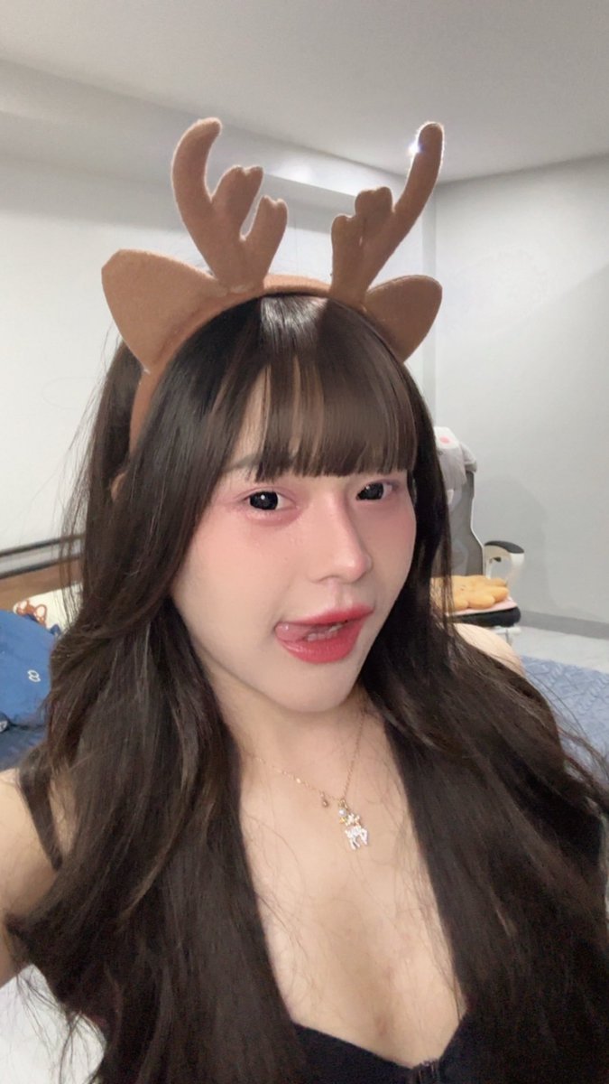 Hi Christmas🎄🫎🎅 #สาวสอง #เรียลทํางาน #LGBTQ #ChristmasEve #หาเพื่อนคนคุย #