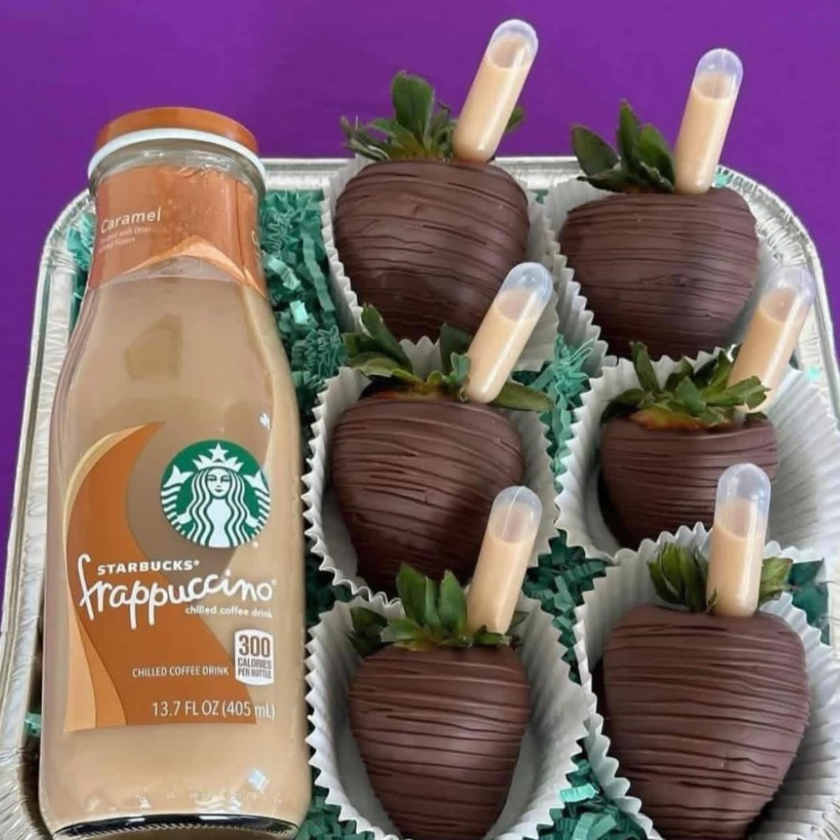 When your chocolate-covered strawberry had a coffee first ☕🍓 — Starbucks 💚🤎 never tasted so sweet!

BOOK YOUR DIPPED TREATS WITH ME :

A BERRY ADORABLE MOMENT, SWEET MEMORIES AND A DELICATE BITE OF JOY ✌🏾

#chocolatecoveredstrawberries #philly #starbucks