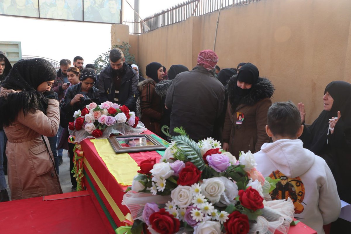 syriahr's tweet image. مراسم تشييع فدوى محمد الكردي في حلب بعد الهـ ـجـ ـمات على حيي #الشيخ_مقصود و #الأشرفية