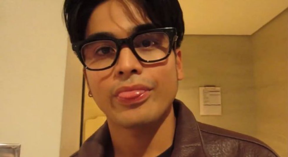 w1lluver's tweet photo. will ashley why are u so cute?! https://t.co/FmkMHKw5wa