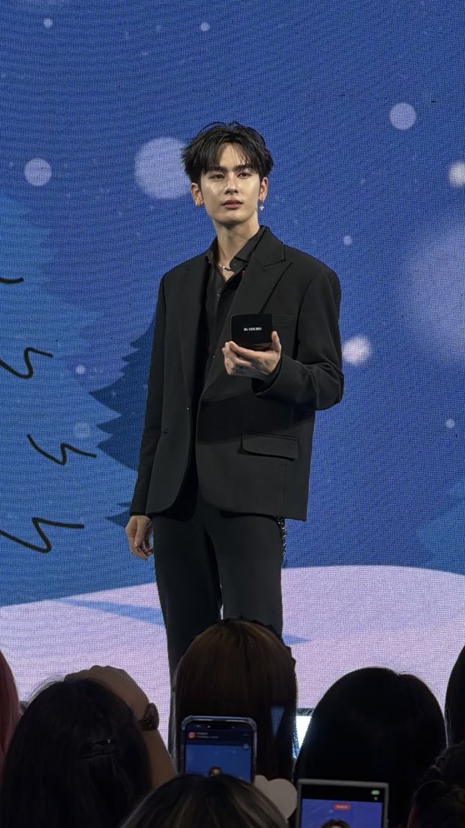 JS_Thailand_ENT's tweet photo. น้องแซนต้า พรีเซนเตอร์ Friendly Me Flip Longwear Compact Foundation จากแบรนด์ Friendly Me
#FriendlymeChristmasEvexSanta
#Santapp
#JSAllStarChristmasEve
#JSEntertainment #TEAMJS_ENT https://t.co/vyKYOnikCf
