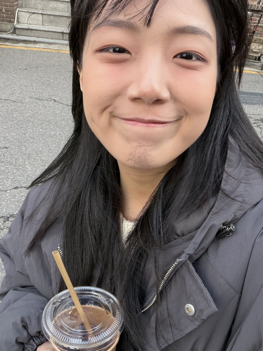 Enfpmarch's tweet image. 여러분 저 했어요 했어요
유다빈님 자만추 했어요!!!!!!!
자연인 상태라 다빈님께 셀카를 부탁드렸습니다.. 
시간이 많이 지나서 이제야 올립니당
#유다빈