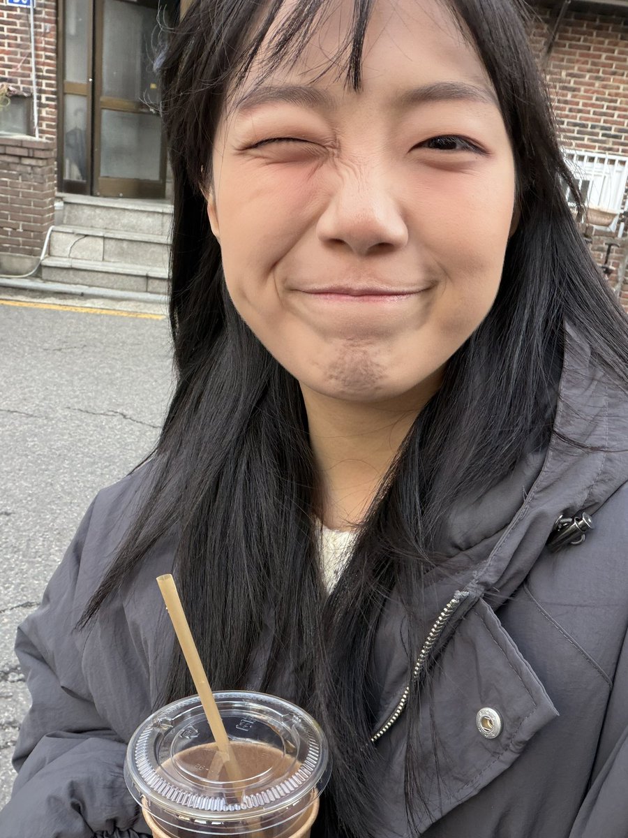 Enfpmarch's tweet image. 여러분 저 했어요 했어요
유다빈님 자만추 했어요!!!!!!!
자연인 상태라 다빈님께 셀카를 부탁드렸습니다.. 
시간이 많이 지나서 이제야 올립니당
#유다빈