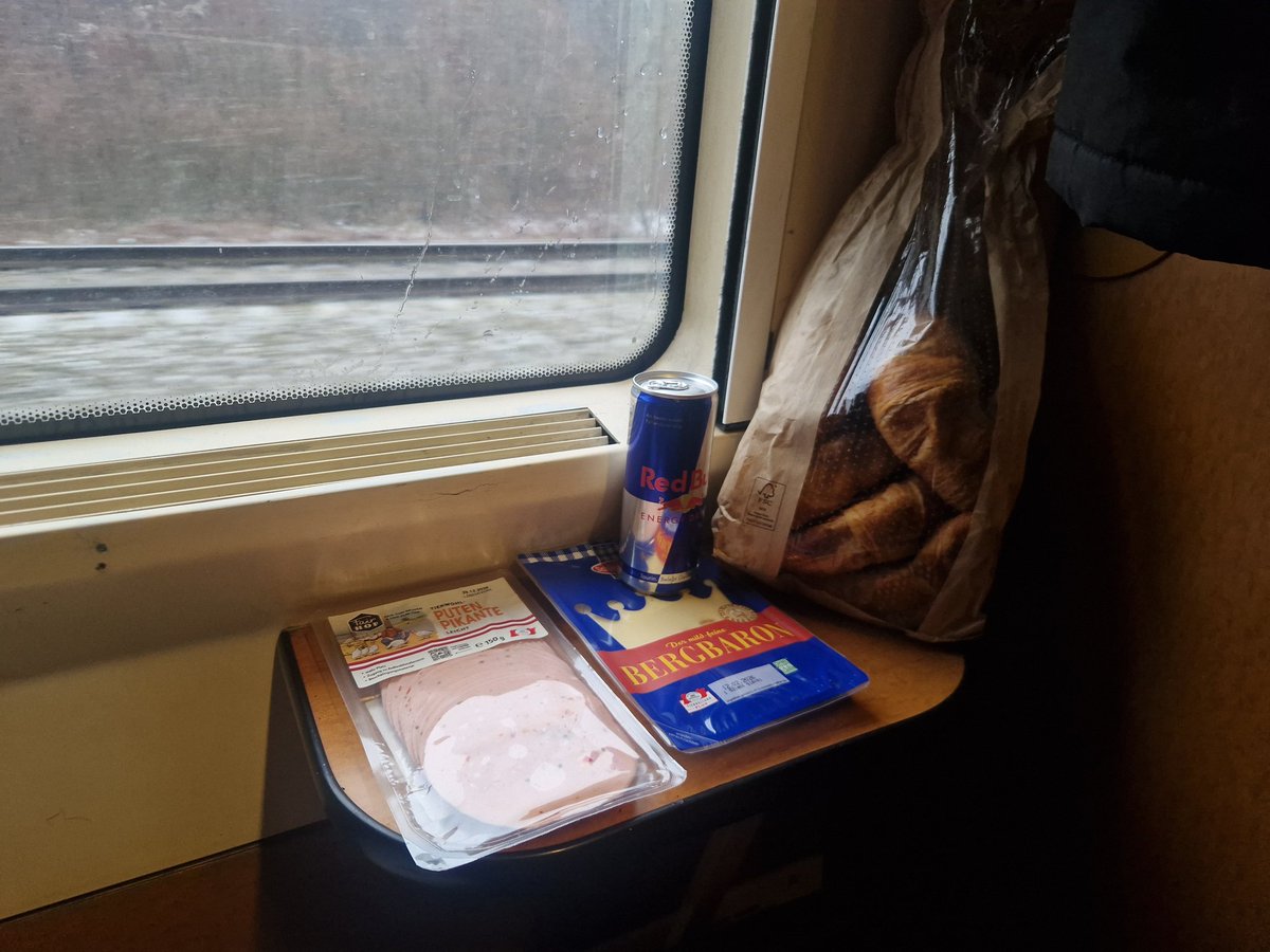 VikingonRails's tweet photo. How it was (#Daciaspecial) Versus how it is now...

Breakfast on the Dacia sleeper train from Vienna Westbahnhof to Bucharest Gara de Nord

#Dacia #vikingonrails #worldonrails #createyourownstory #treinleven #bahnreisen #interrail @Interrail @unsereOEBB @Eurail #cfrcalatori https://t.co/7PSzIGUGNN