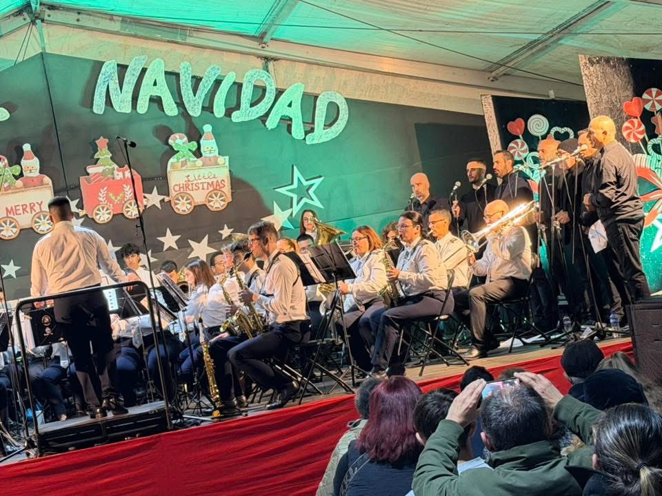 Concierto Navidad de la Banda Municipal de Breña Baja - Voces en Navidad🎶🎺🎼Ayer tuvimos nuestro tradicional Concierto de Navidad, donde La Banda Municipal nos deleitó con un cuidado, y a la vez, precioso repertorio musical. Gracias a la Banda y a tod@s q lo hicieron posible👏