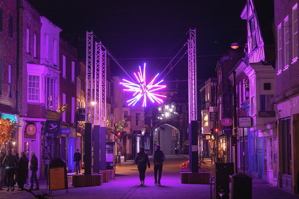 It's the last week you can explore the installations lighting up Salisbury’s streets✨

Pick up a trail leaflet from the Info Centre (check our website for opening hours) or download here👉 salisburycitycouncil.gov.uk/whats-on/#star…

Brought to you with support from the Wiltshire Towns Programme.