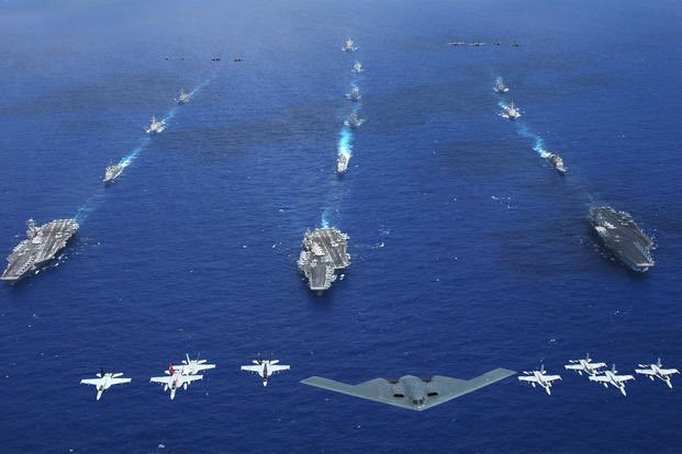 🔥 أدرك | سباق التسلّح العالمي يشتعل… من يبني للحرب القادمة؟ ⚔️🌍

♟️العالم يدخل مرحلة إعادة تسليح غير مسبوقة. هذه أبرز التحركات الآن 👇

🇺🇸 الولايات المتحدة
•⚓ بوارج جديدة مزوّدة بصواريخ فرط صوتية وليزر
•✈️ إنتاج +150 مقاتلة F-35 سنويًا
•🚀 استبدال صواريخ الردع النووي