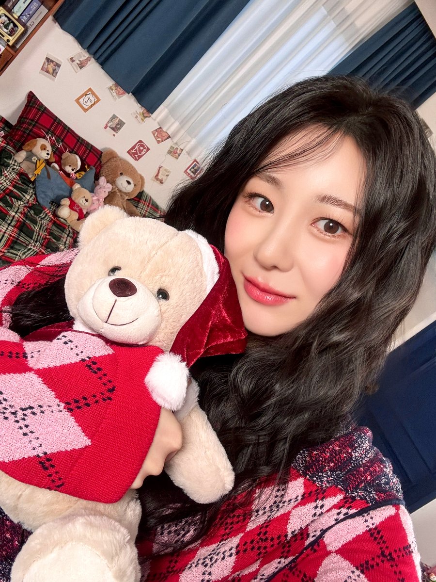 이채연 공식 계정 공개 이미지