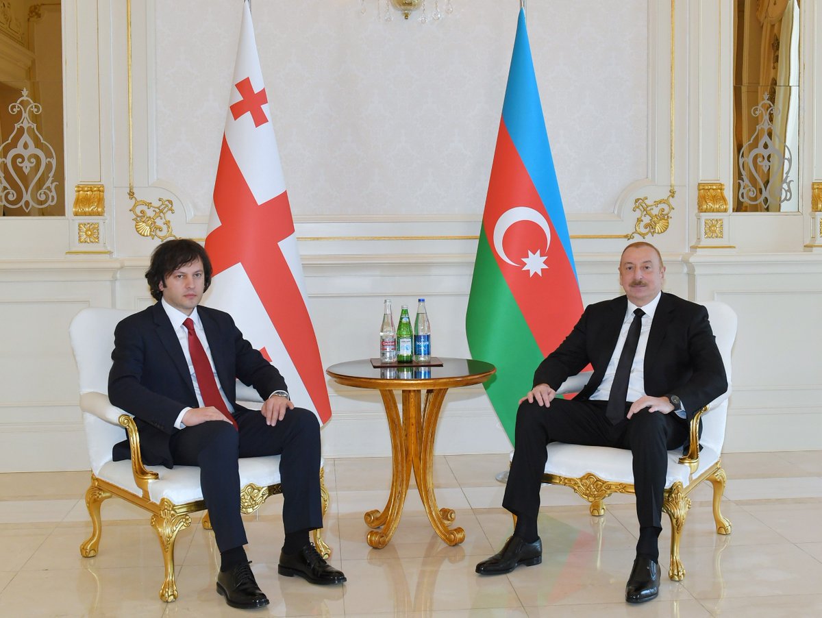 🇦🇿🇬🇪 On December 24, Irakli Kobakhidze, Prime Minister of Georgia, called Ilham Aliyev, President of the Republic of Azerbaijan, to congratulate him on his birthday, wishing him new successes in his presidential duties and robust health. 

In turn, President Aliyev expressed